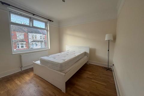 3 bedroom flat to rent, Villiers Road, Beckenham BR3