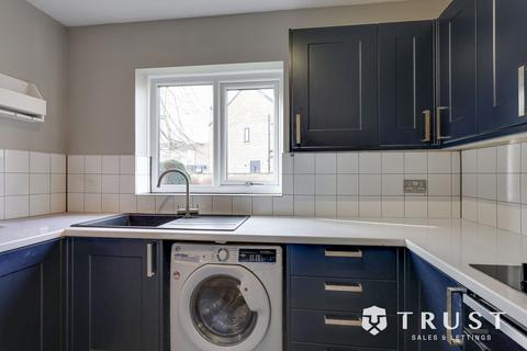 2 bedroom flat for sale, School Street, Cleckheaton, BD19