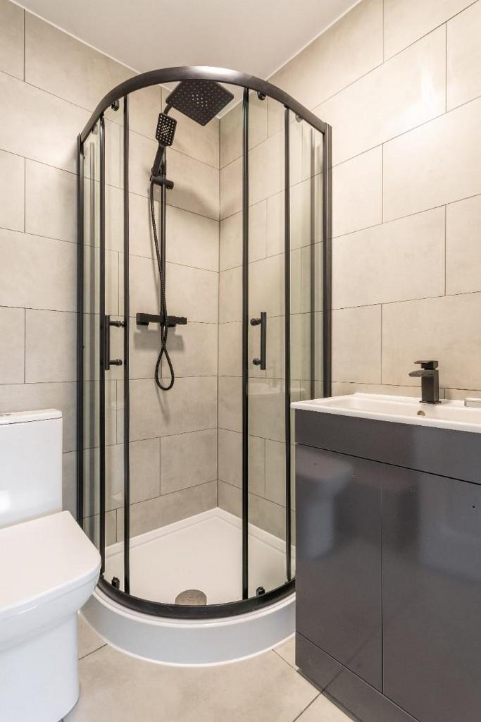 Shower room.jpg