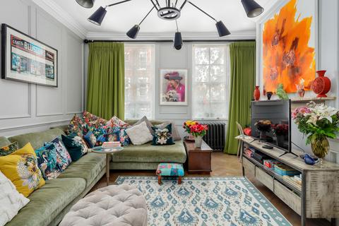 undefined, Great Ormond Street, London, WC1N