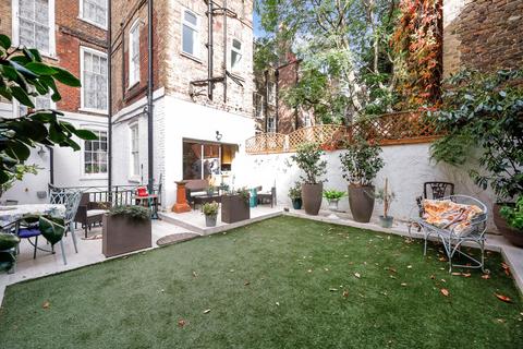 undefined, Great Ormond Street, London, WC1N