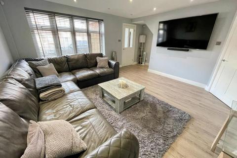 undefined, Summers Road, Luton