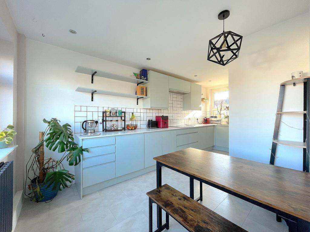 Kitchen/Dining Room (1)