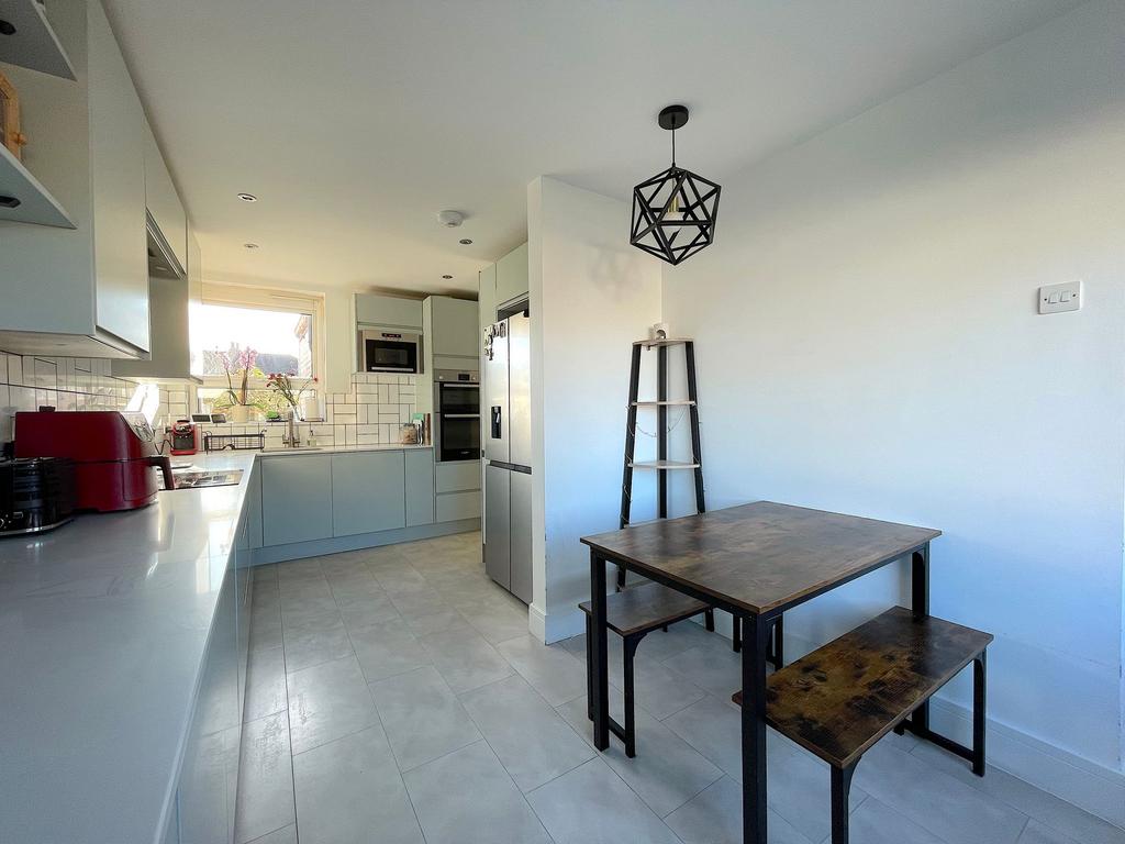 Kitchen/Dining Room (3)