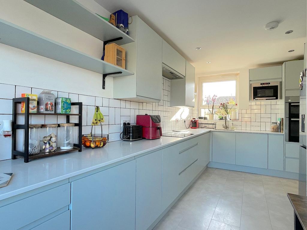 Kitchen/Dining Room (4)