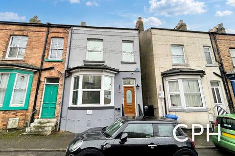 4 bedroom end of terrace house for sale, Greenfield Road, Scarborough, YO11