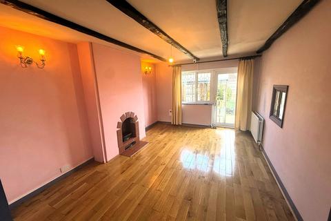 3 bedroom bungalow for sale, The Gardens, Feltham, TW14