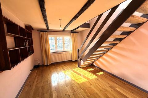 3 bedroom bungalow for sale, The Gardens, Feltham, TW14