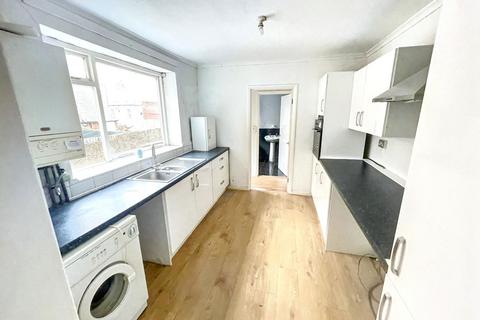 2 bedroom ground floor flat for sale, Eglesfield Road, Laygate, South Shields, Tyne and Wear, NE33 5PS