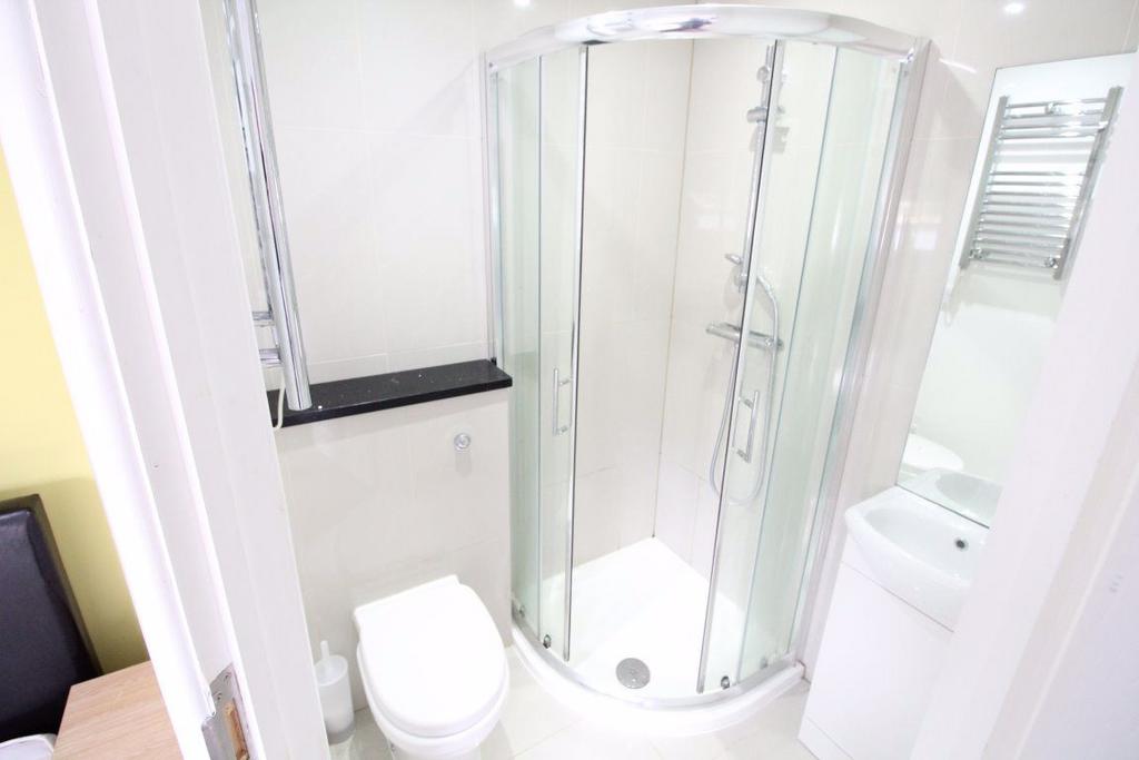 5. Ensuite