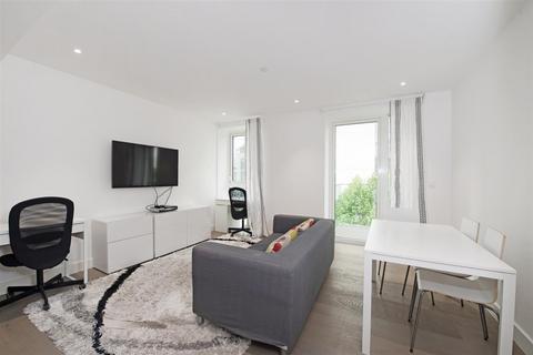 2 bedroom apartment to rent, Vaughan Way, London E1W