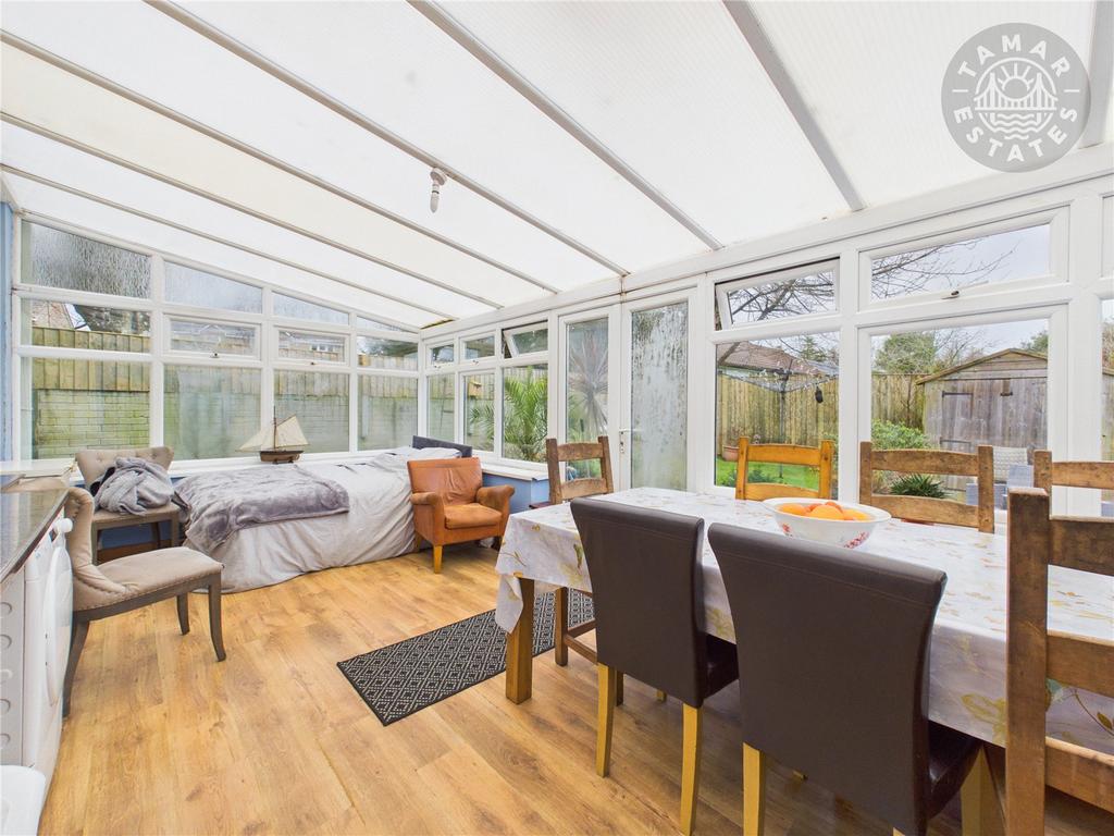 Garden/Dining Room