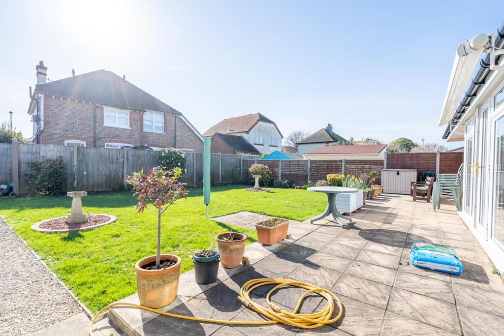 Rear Garden (2).jpg