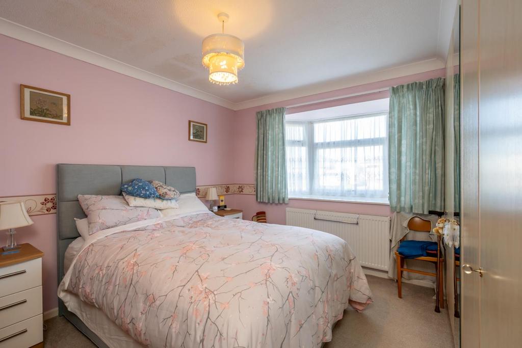 Bedroom 1.jpg