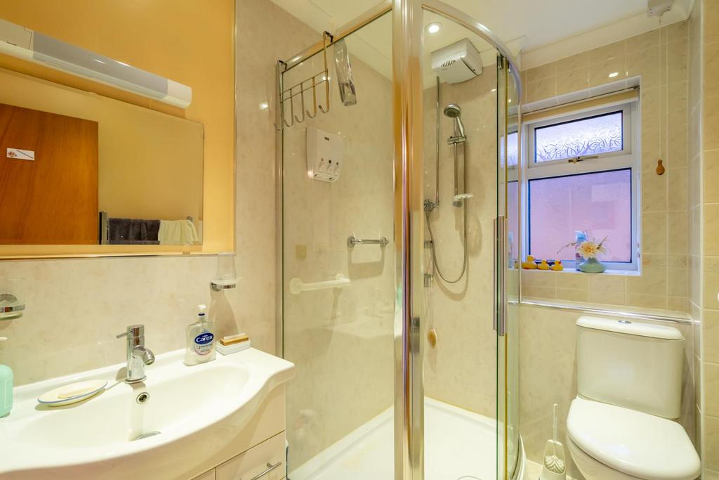 Shower Room.jpg