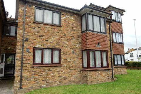 Studio to rent, Fellows Court, Cranford Lane, Harlington
