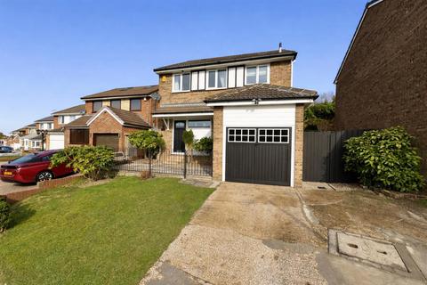 4 bedroom detached house for sale, Bloomfield Road, Darton, Barnsley, S75 5AP