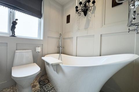 4 bedroom detached house for sale, Bloomfield Road, Darton, Barnsley, S75 5AP
