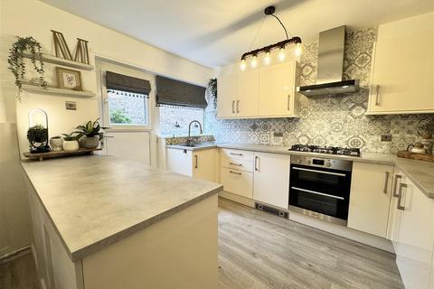 4 bedroom detached house for sale, Bloomfield Road, Darton, Barnsley, S75 5AP