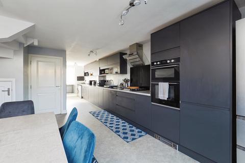 4 bedroom terraced house for sale, Breconshire Gardens, Nottingham