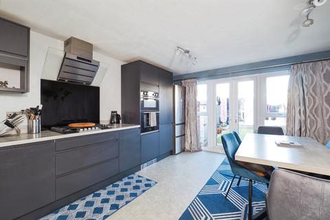 4 bedroom terraced house for sale, Breconshire Gardens, Nottingham