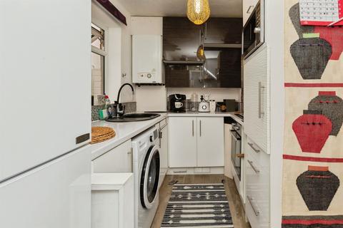 undefined, Eames Close, Aylesbury