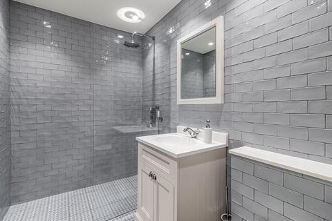 1 bedroom flat for sale, Earls Court Square, London SW5