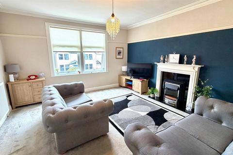 2 bedroom apartment for sale, Ebberston Road East, Rhos On Sea