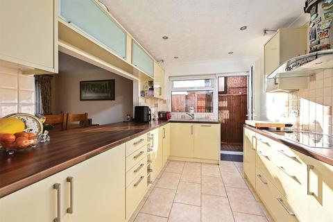 undefined, Velmead Road, Hampshire GU52