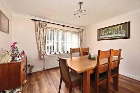undefined, Velmead Road, Hampshire GU52