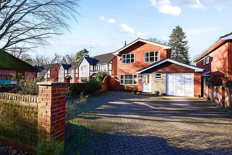 4 bedroom detached house for sale, Velmead Road, Hampshire GU52