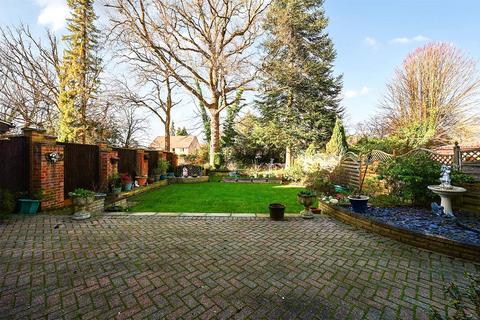 undefined, Velmead Road, Hampshire GU52