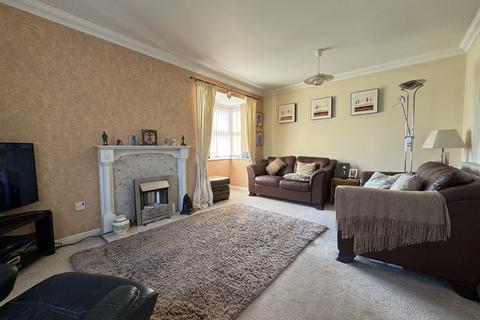 3 bedroom detached house for sale, Kelly Gardens, Swindon SN25