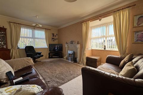 3 bedroom detached house for sale, Kelly Gardens, Swindon SN25