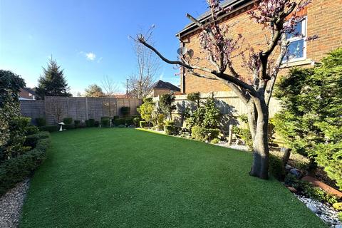 undefined, Kelly Gardens, Swindon SN25