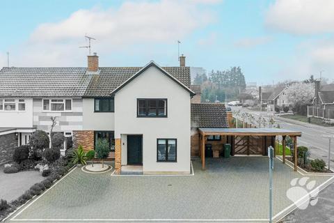 4 bedroom semi-detached house for sale, Toucan Way, Basildon SS16