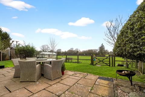 4 bedroom detached bungalow for sale, Moors Close - Kington Langley, Chippenham, SN15