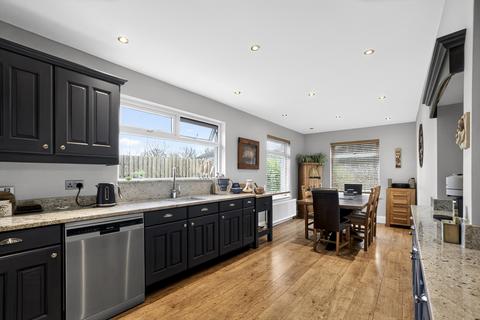 4 bedroom detached bungalow for sale, Moors Close - Kington Langley, Chippenham, SN15