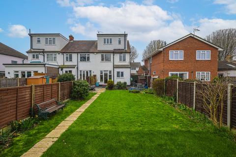 4 bedroom end of terrace house for sale, Flemming Crescent, Leigh-on-sea, SS9