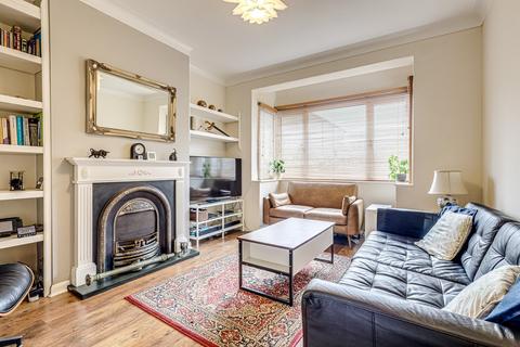4 bedroom end of terrace house for sale, Flemming Crescent, Leigh-on-sea, SS9