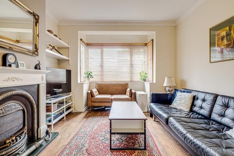 4 bedroom end of terrace house for sale, Flemming Crescent, Leigh-on-sea, SS9