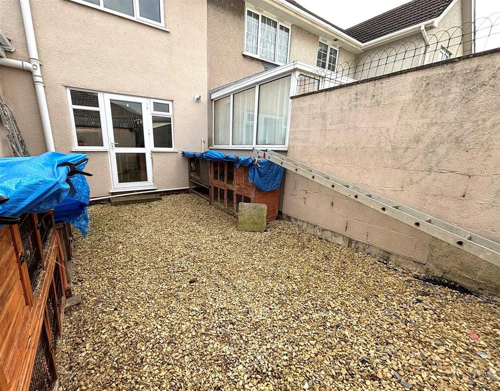 Courtyard 2.jpg