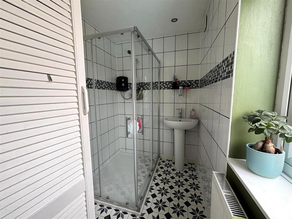 Shower room.jpg