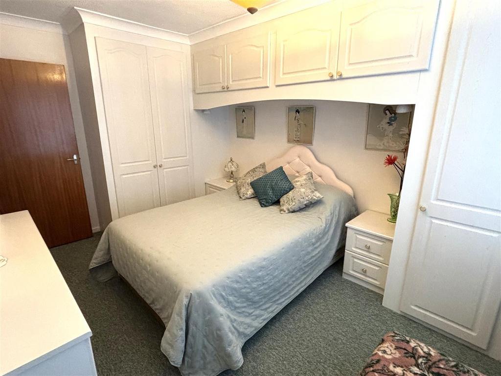 Bedroom 1.jpeg