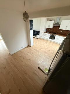 5 bedroom semi-detached house to rent, West Drayton, London UB7