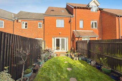 3 bedroom townhouse for sale, Sir John Fogge Avenue, Ashford