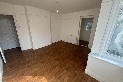 3 bedroom house to rent, Oval Road North, Dagenham, Essex