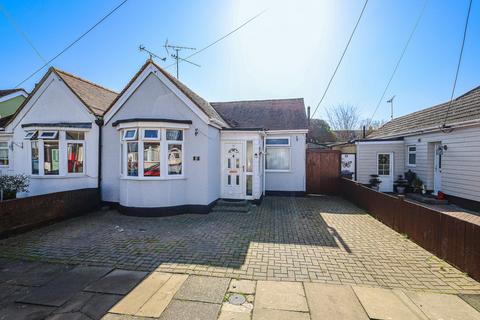 2 bedroom semi-detached bungalow for sale, South Crescent, Southend-on-sea, SS2