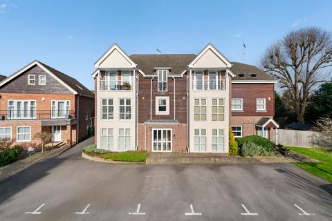 undefined, Pendenza, Cobham, KT11