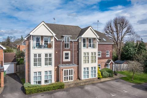 2 bedroom apartment to rent, Pendenza, Cobham, KT11